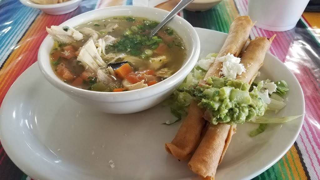 La Barranca | restaurant | 1026 Cincinnati Ave, San Antonio, TX 78201, USA | 2107338283 OR +1 210-733-8283