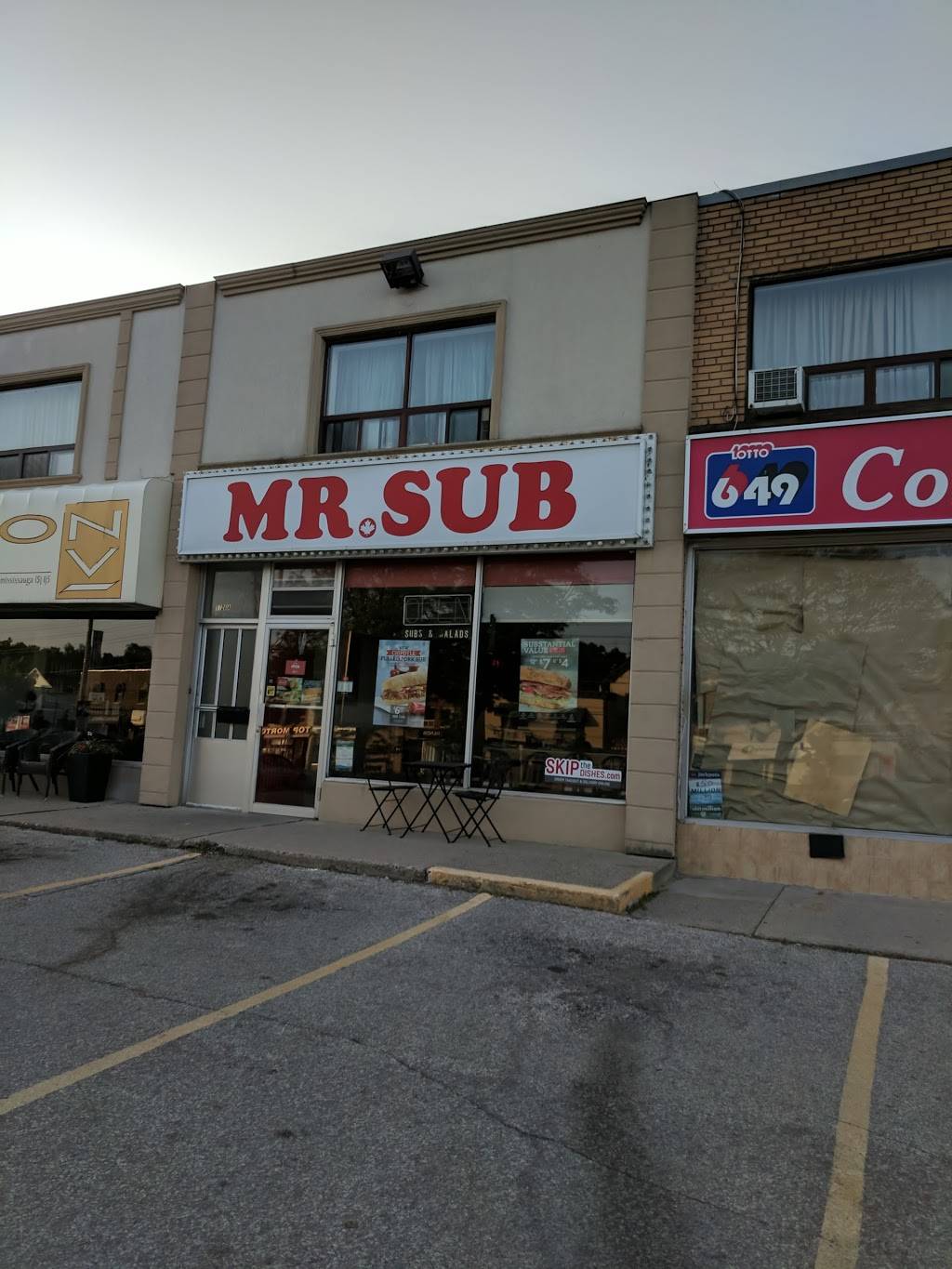 Mr.Sub | restaurant | 1726 Lakeshore Rd W, Mississauga, ON L5J 1J5, Canada | 9058225490 OR +1 905-822-5490