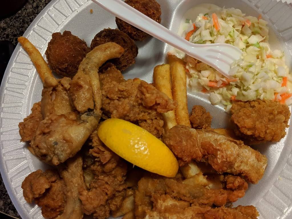 Lone Cabbage Fish Camp | restaurant | 8199 W King St, Cocoa, FL 32926, USA | 3216324199 OR +1 321-632-4199