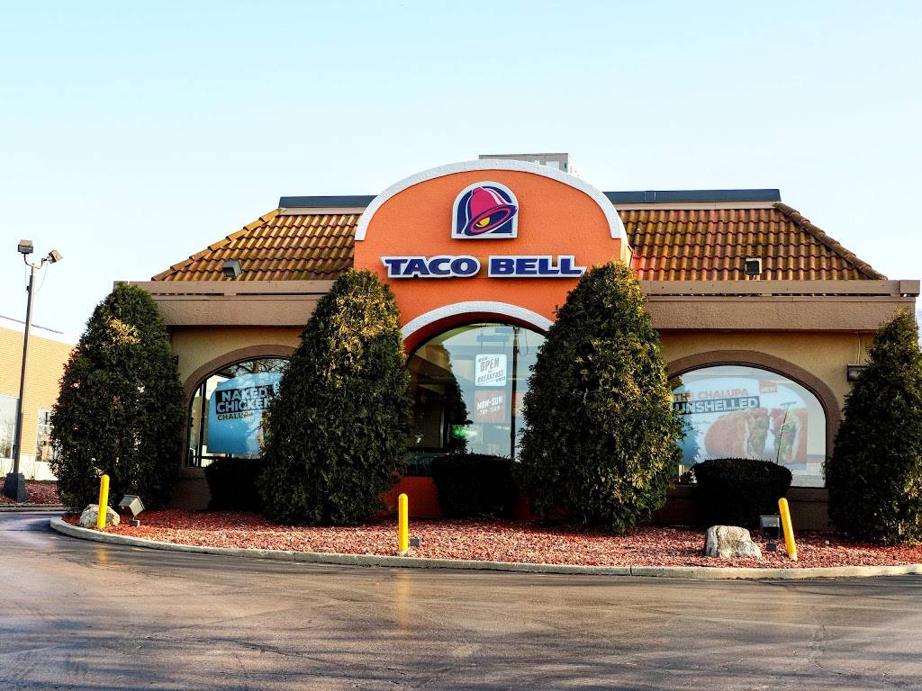 Taco Bell | meal takeaway | 137 S Western Ave, Carpentersville, IL 60110, USA | 8474268880 OR +1 847-426-8880