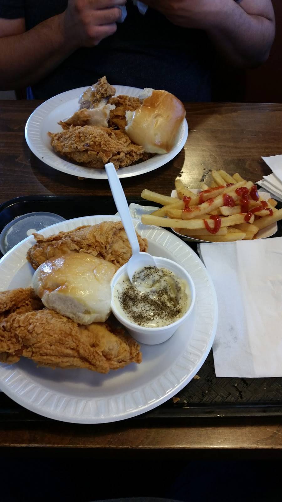 Chicken Express | restaurant | 760 TX-337 Loop, New Braunfels, TX 78130, USA | 8306253800 OR +1 830-625-3800