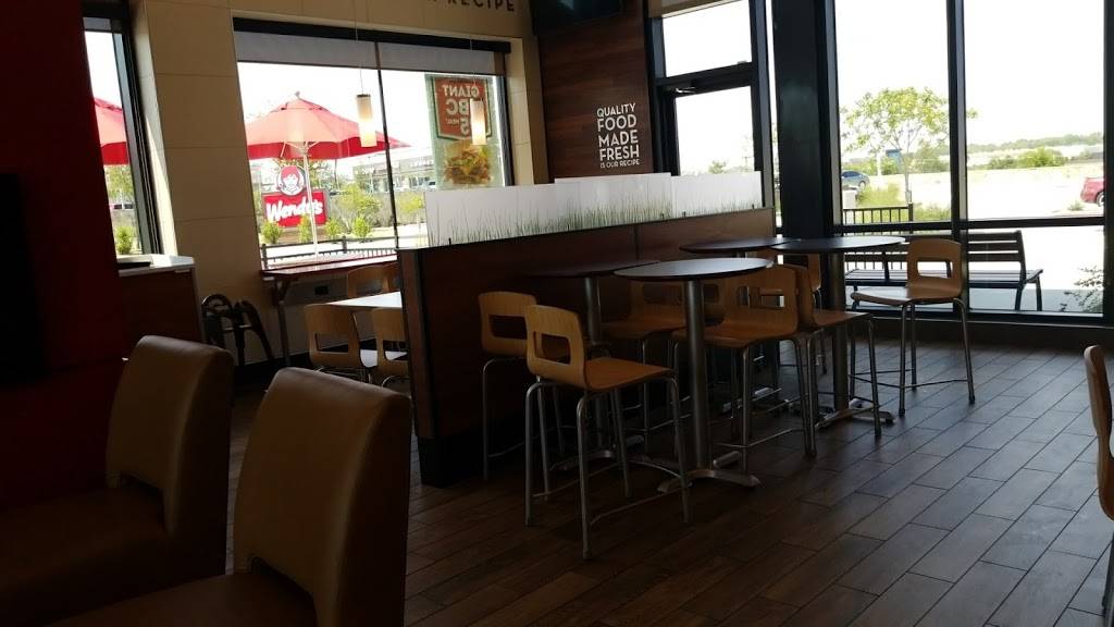 Wendys | restaurant | 135 Short Blvd, Dallas, TX 75232, USA | 2143906793 OR +1 214-390-6793
