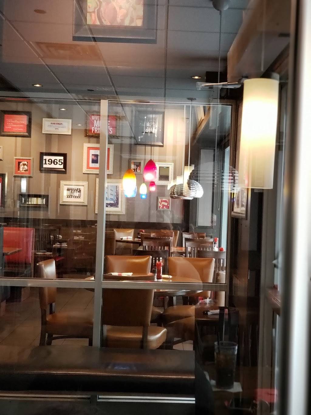 White Castle | restaurant | 3457 S King Dr, Chicago, IL 60616, USA | 8008432728 OR +1 800-843-2728