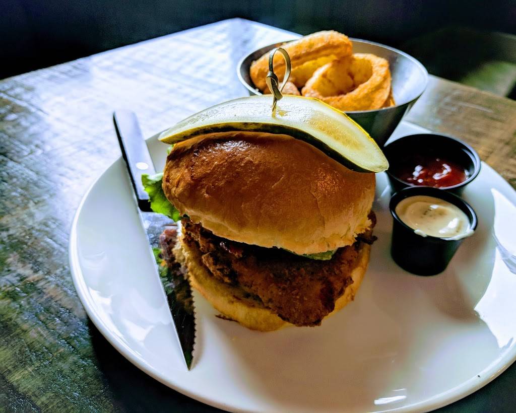 Factory House | restaurant | 5240 Tecumseh Rd E, Windsor, ON N8T 1C6, Canada | 5199158224 OR +1 519-915-8224