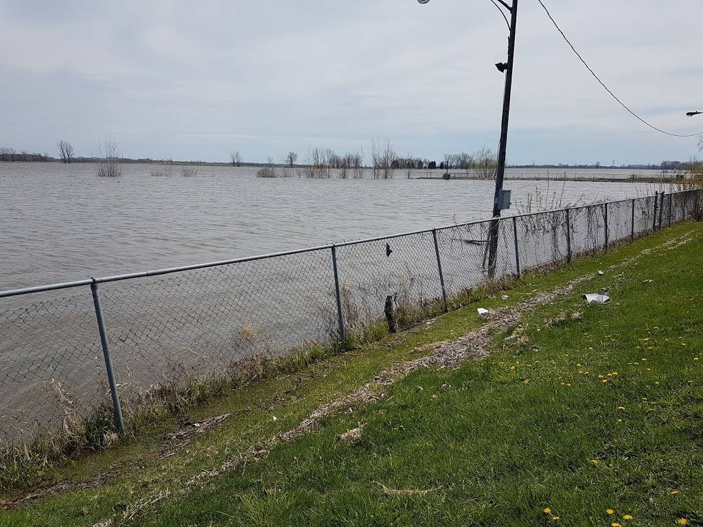 Quai Marina | restaurant | 364 Rue Notre-Dame, Repentigny, QC J6A 2S5, Canada | 4505817071 OR +1 450-581-7071