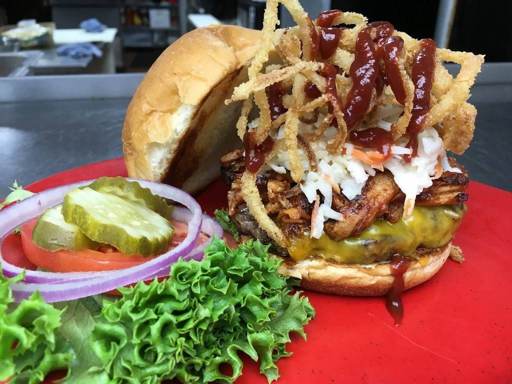 Sneakers Eatery and Pub | restaurant | 1317 Central Ave, Fort Dodge, IA 50501, USA | 5155763336 OR +1 515-576-3336