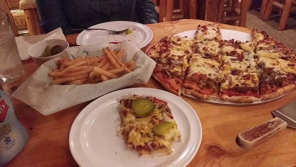 Riverview Inn | restaurant | 3172 N Riverside Dr, Saukville, WI 53080, USA | 2622840411 OR +1 262-284-0411