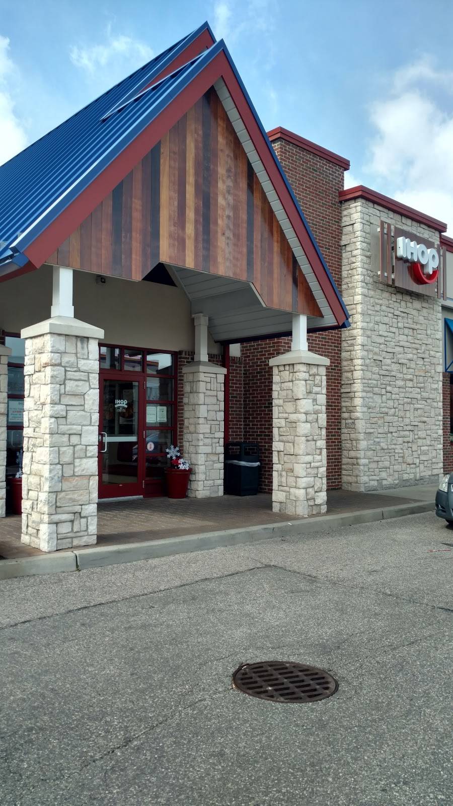 IHOP | bakery | 339 Portion Rd, Ronkonkoma, NY 11779, USA | 6315805600 OR +1 631-580-5600