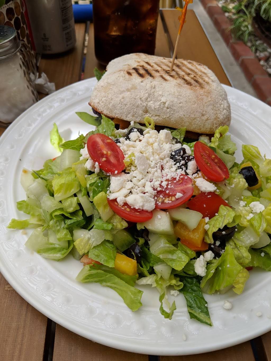 MATTHEWS GARDEN CAFE | cafe | 859 N Swarthmore Ave, Pacific Palisades, CA 90272, USA | 3105739777 OR +1 310-573-9777