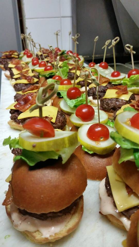 F.H. Rileys | restaurant | 400 New York Ave, Huntington, NY 11743, USA | 6312717600 OR +1 631-271-7600