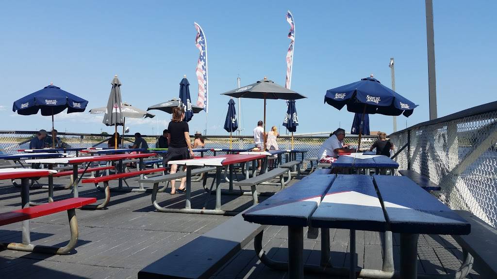 Mobys Lobster Deck | restaurant | 2 Bay Ave, Highlands, NJ 07732, USA | 7328721245 OR +1 732-872-1245