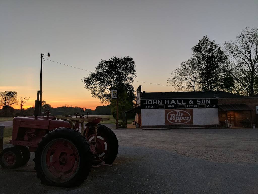 John E Hall & Son | restaurant | 15668 Vaughn Rd, Cecil, AL 36013, USA | 3342707772 OR +1 334-270-7772