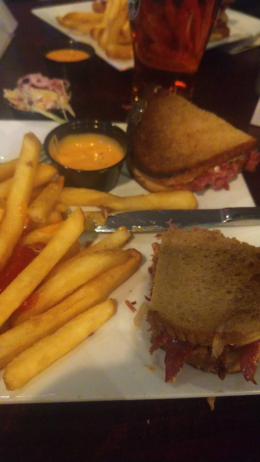 Patricks Pub | restaurant | 925 US-6, Mahopac, NY 10541, USA | 8458038675 OR +1 845-803-8675