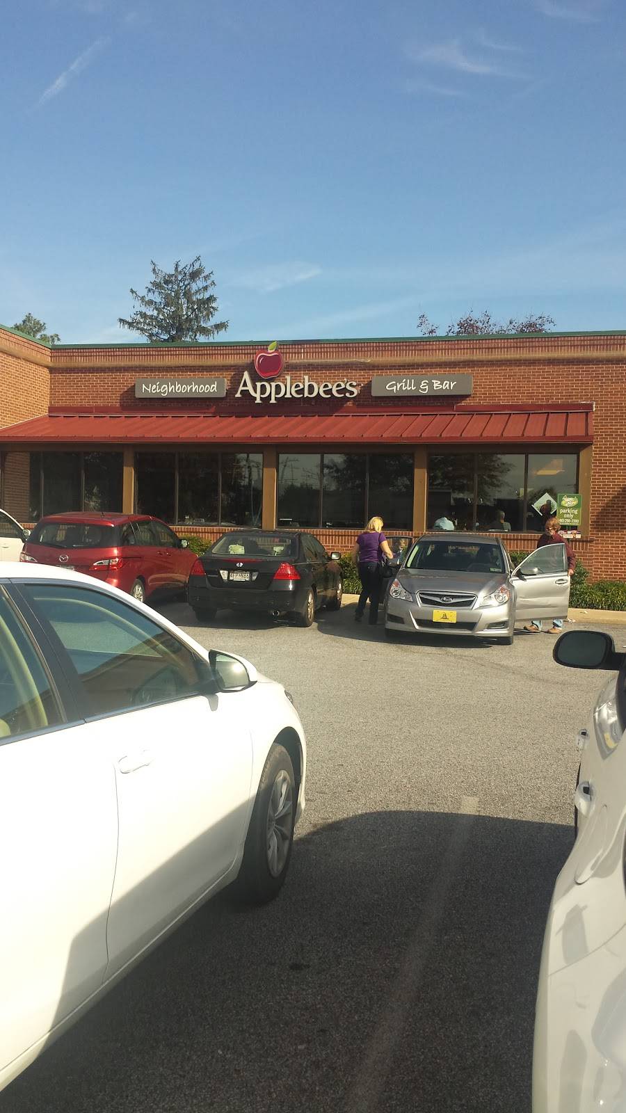 Applebees Grill + Bar | restaurant | 8610 Lasalle Rd, Towson, MD 21286, USA | 4102967077 OR +1 410-296-7077