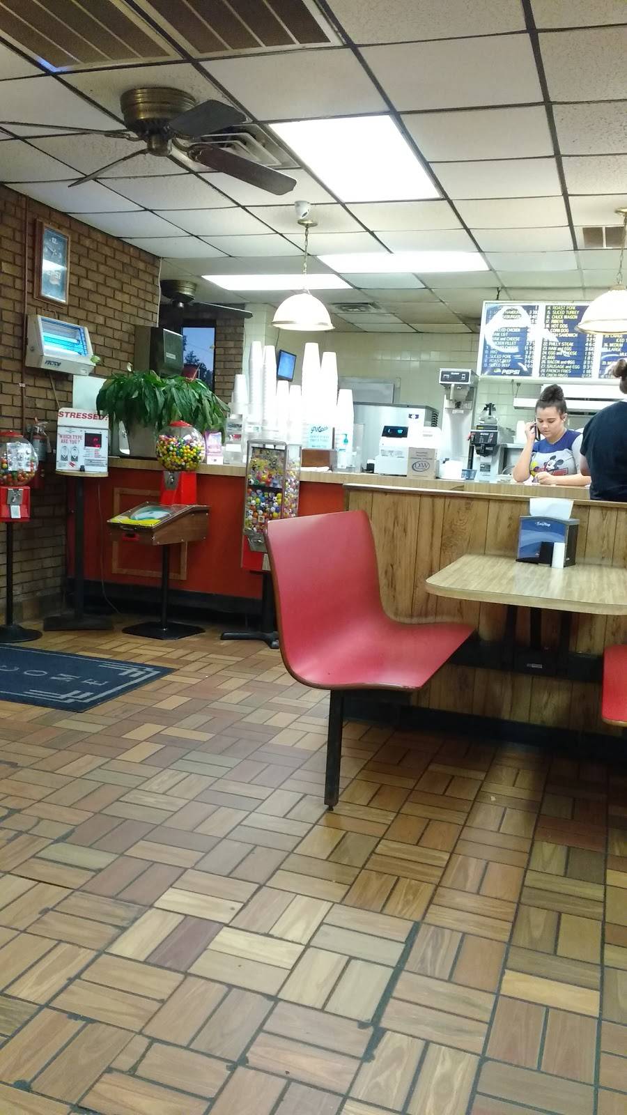 Petees Good Foods | restaurant | 101 N Main St, Travelers Rest, SC 29690, USA | 8648347315 OR +1 864-834-7315