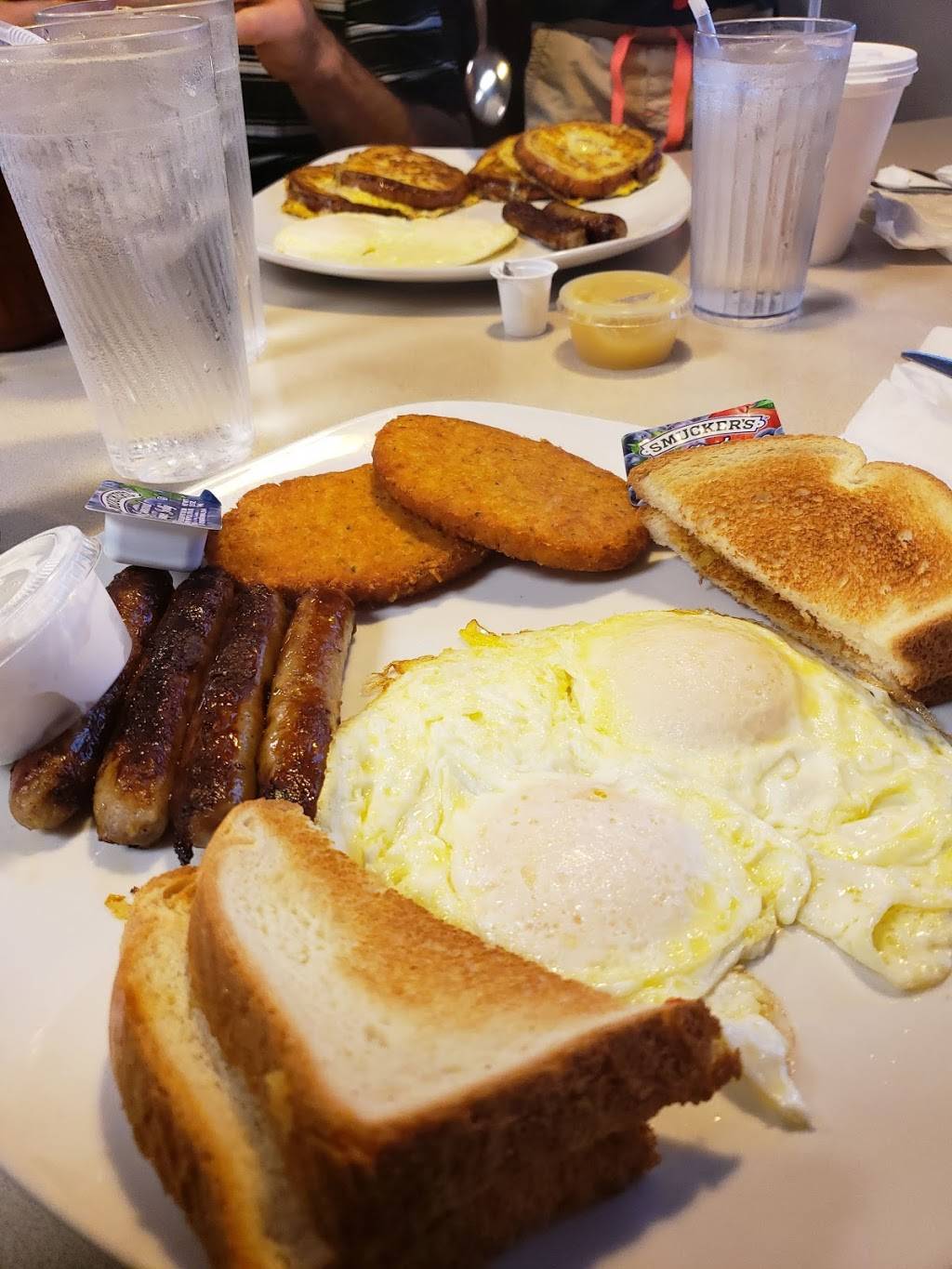 Pelican Cafe | restaurant | 2825 Gratiot Blvd, Marysville, MI 48040, USA | 8103646383 OR +1 810-364-6383