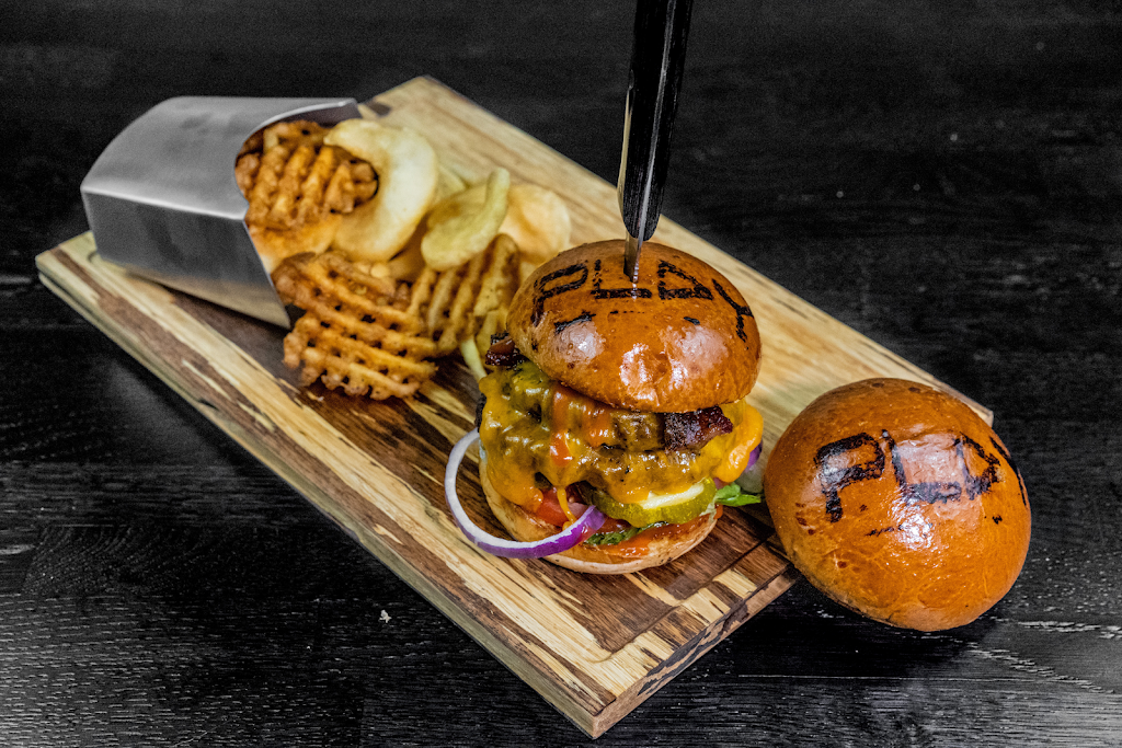 Play Chicago Kitchen & Cocktails | night club | 7 W Division St, Chicago, IL 60610, USA | 3123744196 OR +1 312-374-4196