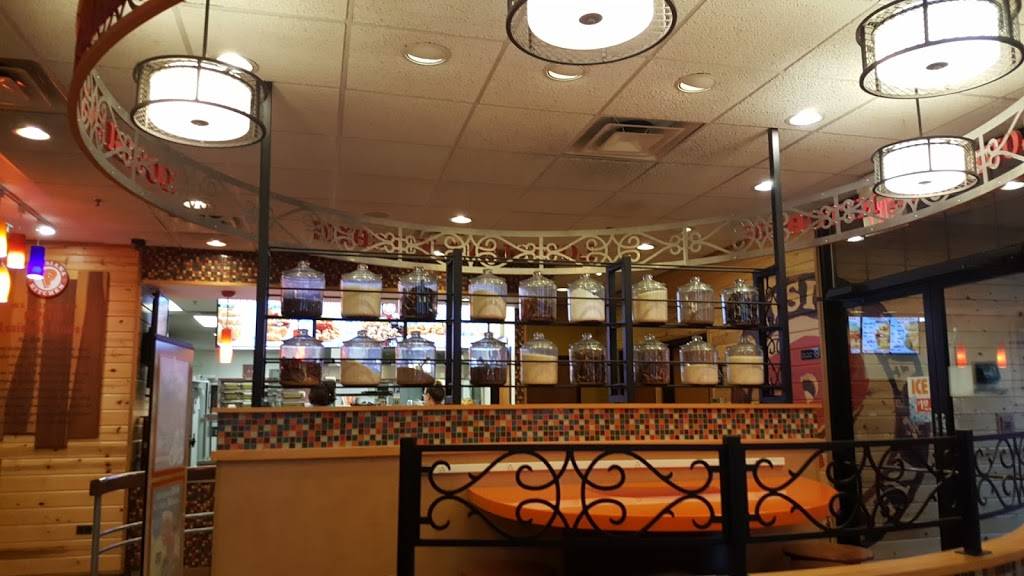Popeyes Louisiana Kitchen | restaurant | 5108 Clarence Dr, Naperville, IL 60564, USA | 6309229897 OR +1 630-922-9897