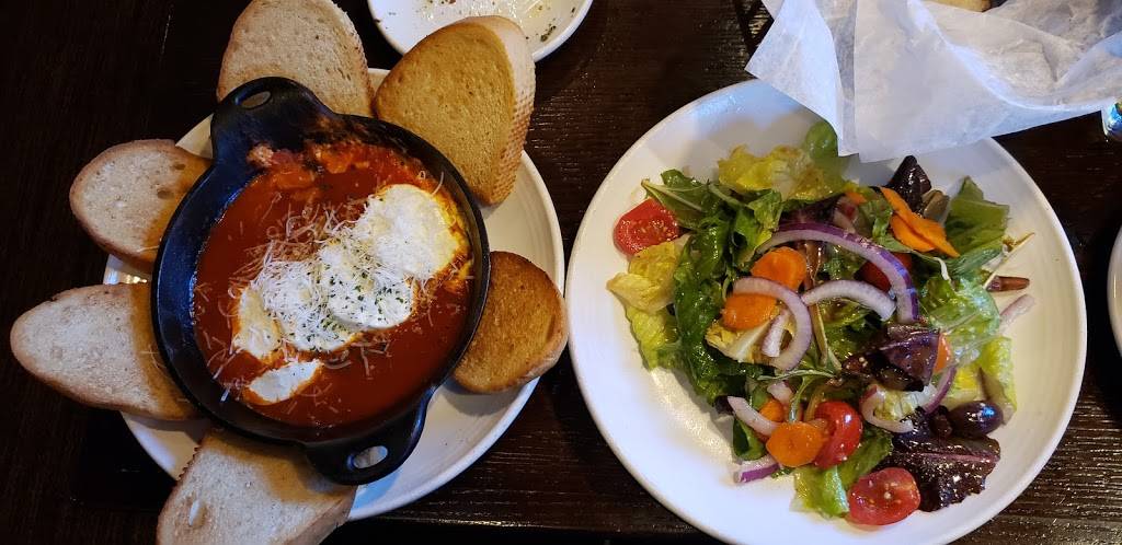 Carrabbas Italian Grill | restaurant | 7620 N Wickham Rd, Melbourne, FL 32940, USA | 3212530991 OR +1 321-253-0991