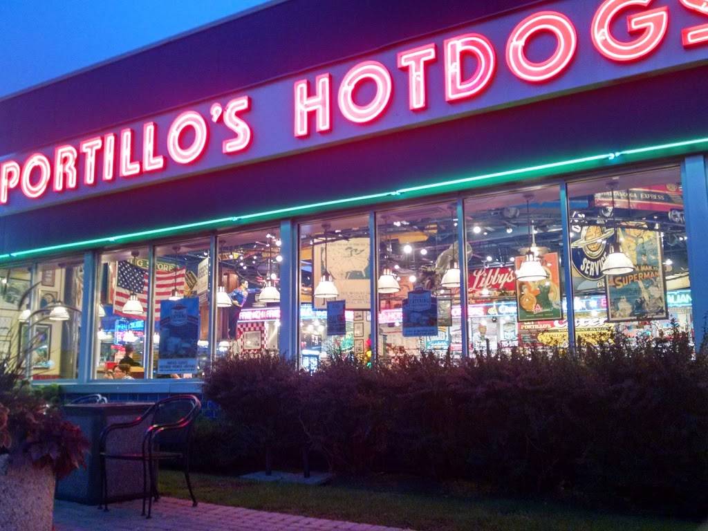 Portillos Hot Dogs | meal takeaway | 13130 S Cicero Ave, Crestwood, IL 60445, USA | 7083856400 OR +1 708-385-6400