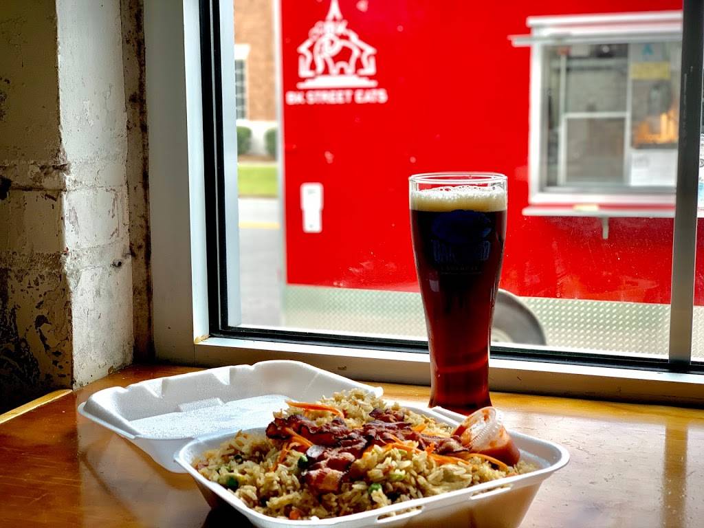 Oak Road Brewery | restaurant | 108 E 3rd N St, Summerville, SC 29483, USA | 8436959886 OR +1 843-695-9886