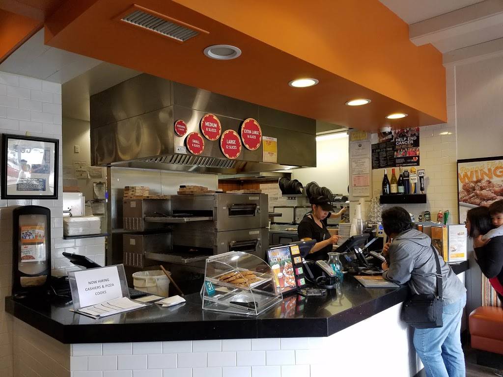 Round Table Pizza | meal delivery | 4935 Junipero Serra Blvd, Colma, CA 94014, USA | 6509941140 OR +1 650-994-1140