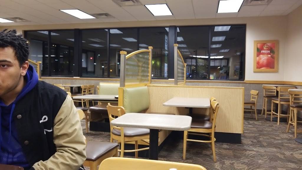 Wendys | restaurant | 3084 Colonel Glenn Hwy, Fairborn, OH 45324, USA | 9374260889 OR +1 937-426-0889