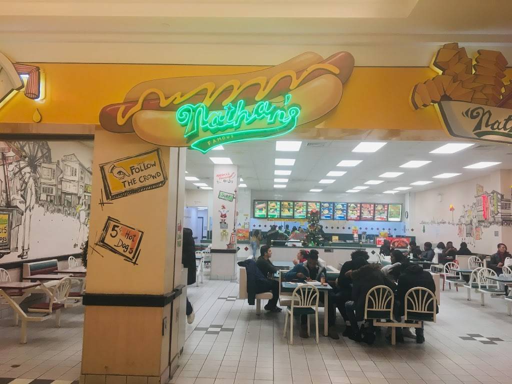 Nathans Famous | restaurant | 5424 Kings Plaza, Brooklyn, NY 11234, USA | 7182090806 OR +1 718-209-0806