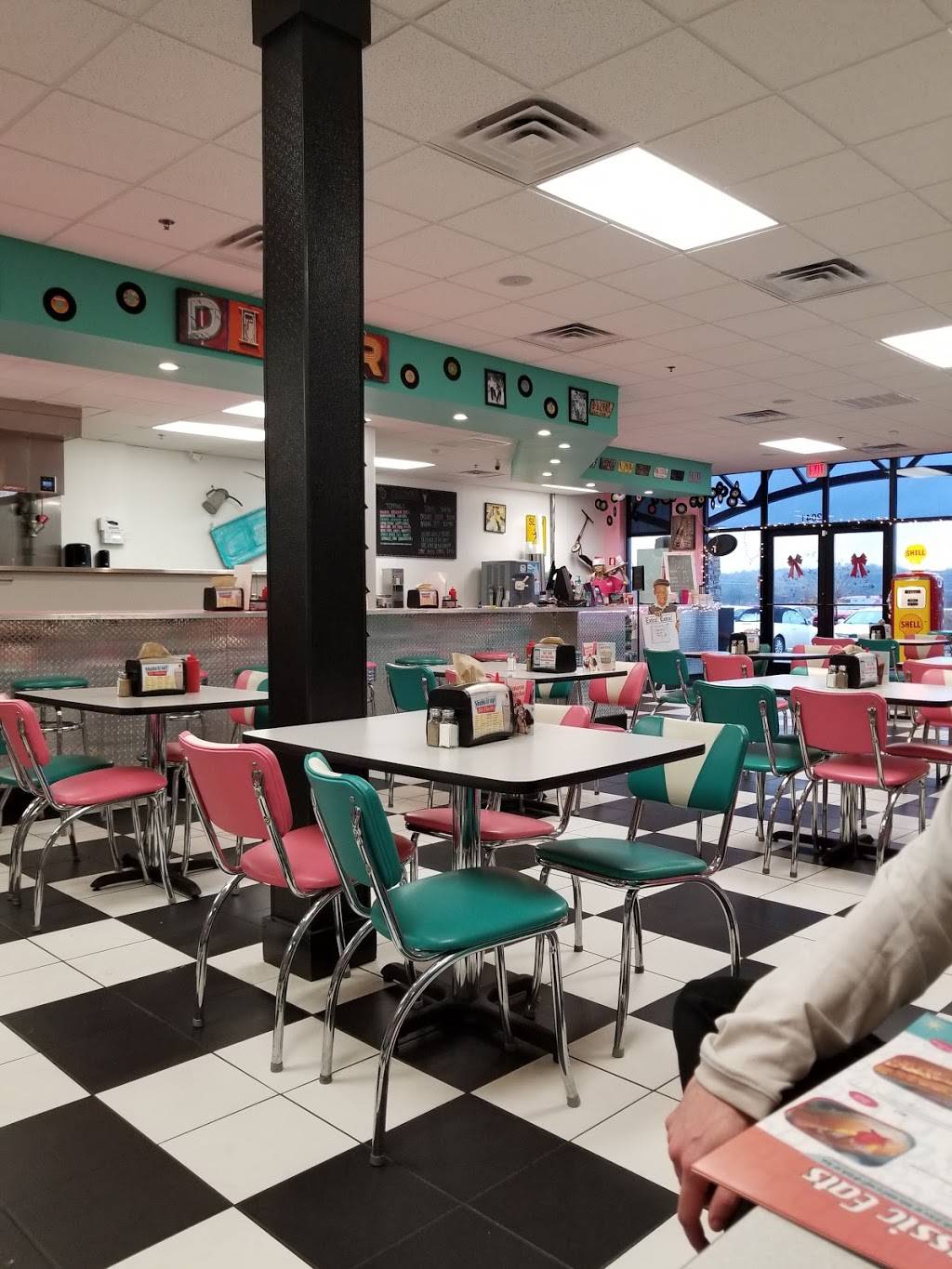 Hwy 55 Burgers Shakes & Fries | restaurant | 2041 Wall St, Spring Hill, TN 37174, USA | 6152411003 OR +1 615-241-1003