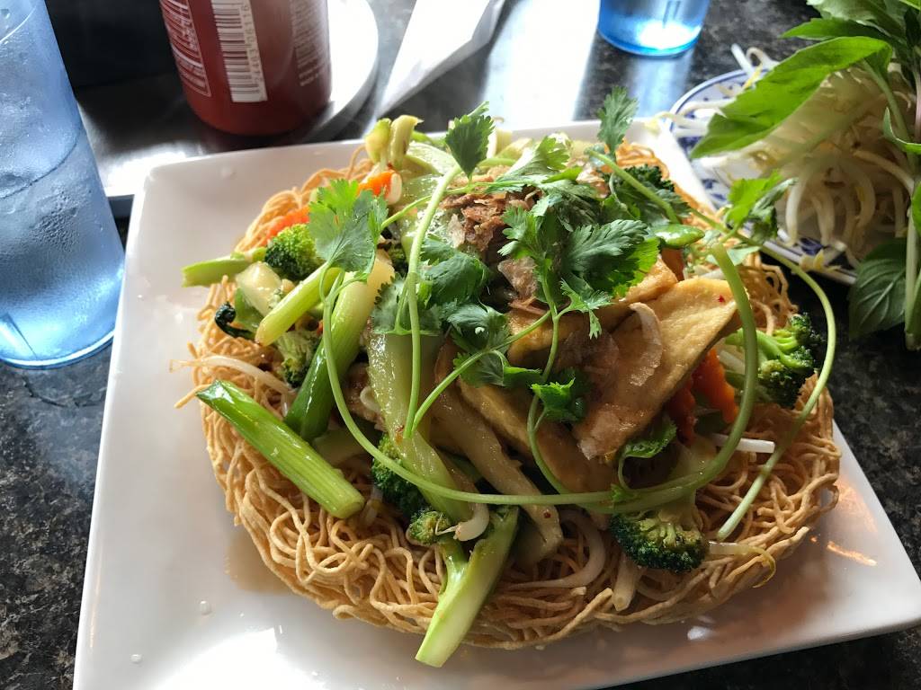 Phở 95 Vietnamese Restaurant | restaurant | 1401 S Federal Blvd, Denver, CO 80219, USA | 3039363322 OR +1 303-936-3322