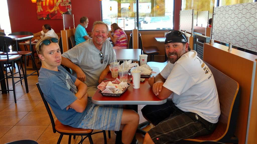 Jack in the Box | restaurant | 27256 CA-74, Menifee, CA 92585, USA | 9514380800 OR +1 951-438-0800