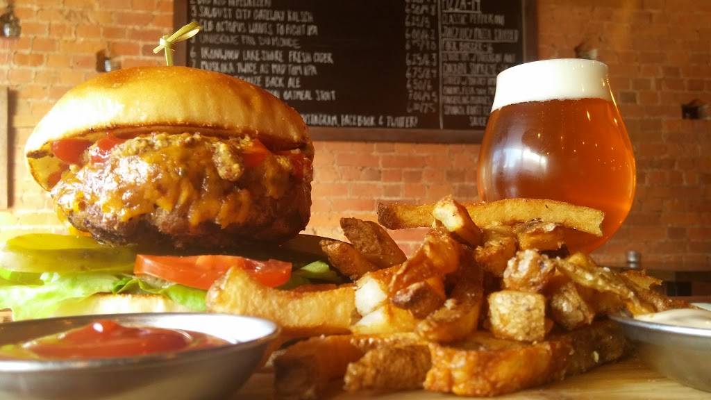 Brü Restaurant | restaurant | 142 Lakeshore Rd E, Oakville, ON L6J 1H4, Canada | 9058444400 OR +1 905-844-4400