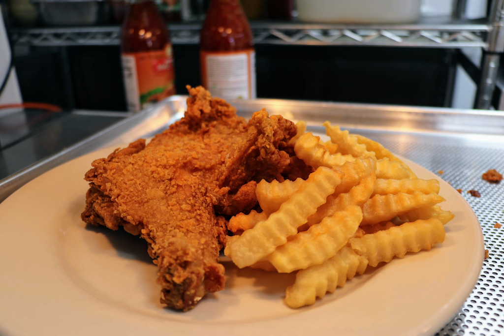 Legends Fish and Chicken | restaurant | 4779 Rockbridge Rd SW, Stone Mountain, GA 30083, USA | 4046008811 OR +1 404-600-8811
