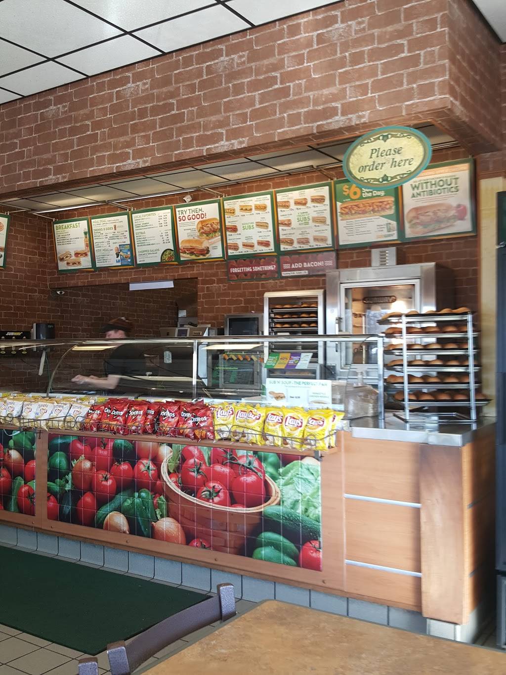 Subway | restaurant | 590 W Columbia Ave, Battle Creek, MI 49015, USA | 2699681083 OR +1 269-968-1083