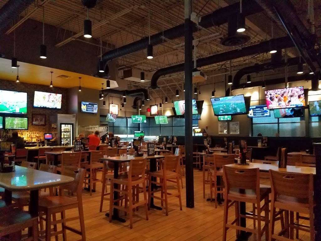 Buffalo Wild Wings | restaurant | 500 E Rollins Rd, Round Lake Beach, IL 60073, USA | 8475468366 OR +1 847-546-8366
