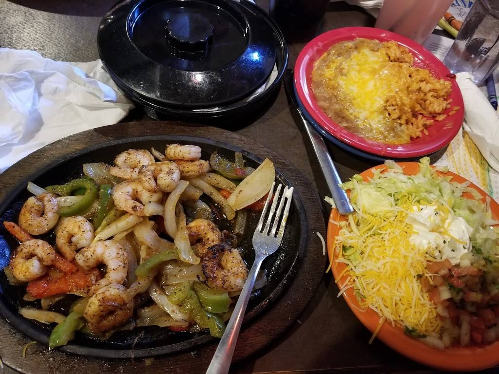 Poncho & Leftys | restaurant | 14151 Edgewood Dr N, Baxter, MN 56425, USA | 2188290489 OR +1 218-829-0489