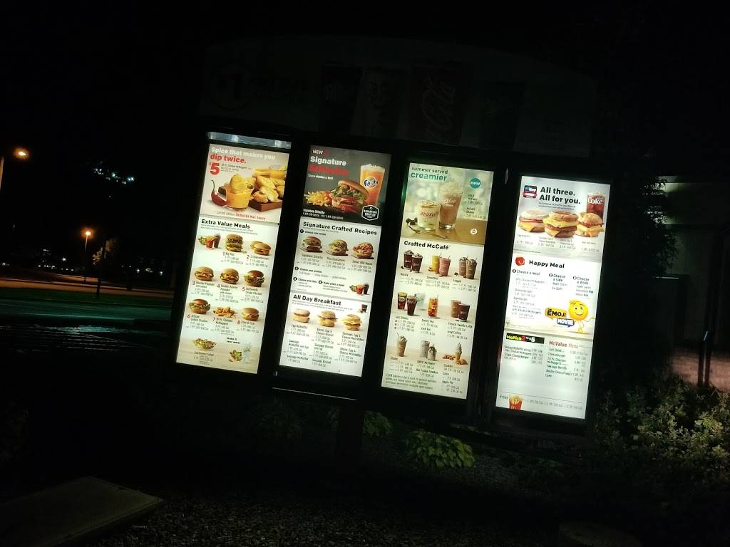 McDonalds | restaurant | 840 Eisenhower Dr, Kimberly, WI 54136, USA | 9207359292 OR +1 920-735-9292