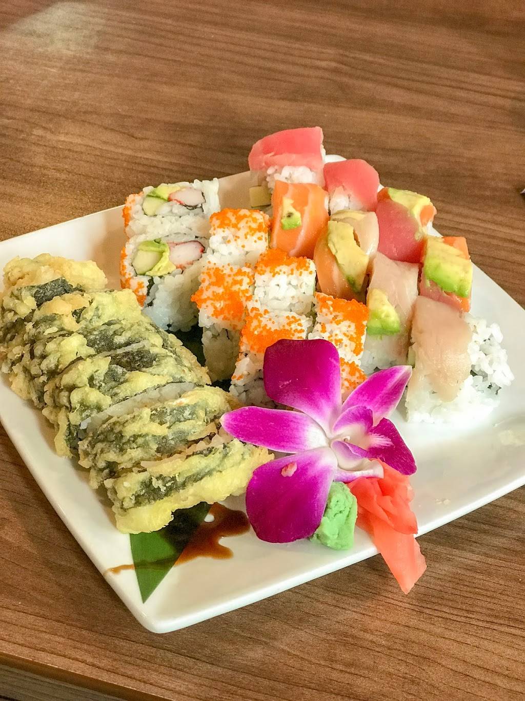 Tsunami Sushi and Asian Fusion Restaurant | restaurant | 8530 Dorchester Rd #108, North Charleston, SC 29420, USA | 8432250119 OR +1 843-225-0119