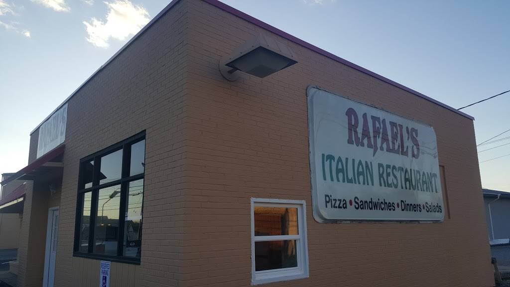 Rafaels Italian Restaurant | restaurant | 1111 Sparta St, McMinnville, TN 37110, USA | 9314743301 OR +1 931-474-3301
