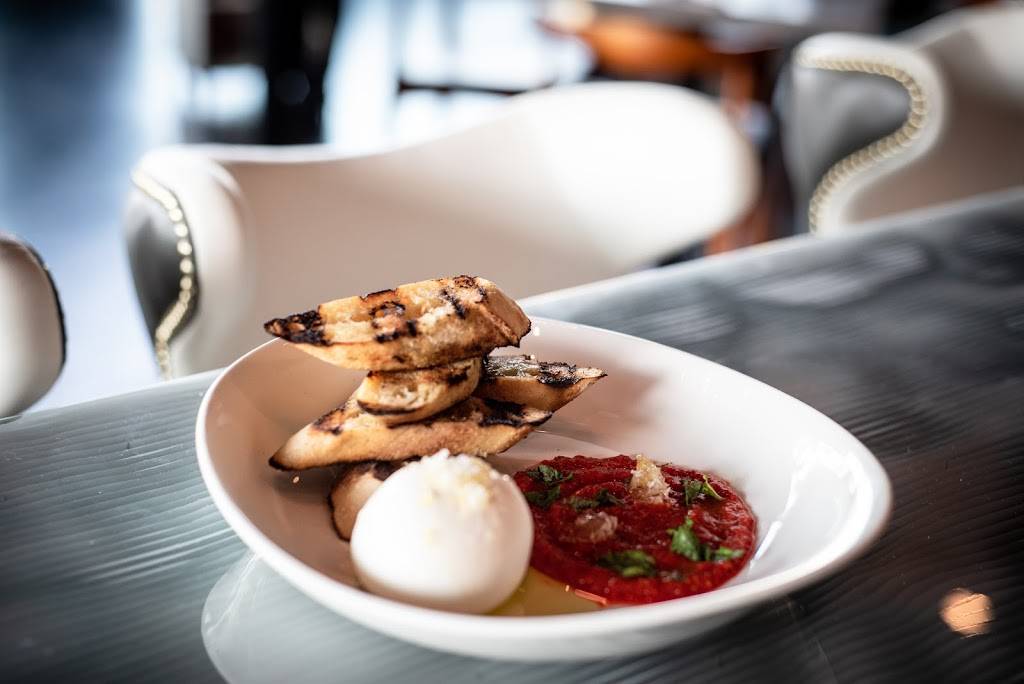 Foxyco | restaurant | 921 N Riverfront Blvd #300, Dallas, TX 75207, USA | 2142955532 OR +1 214-295-5532