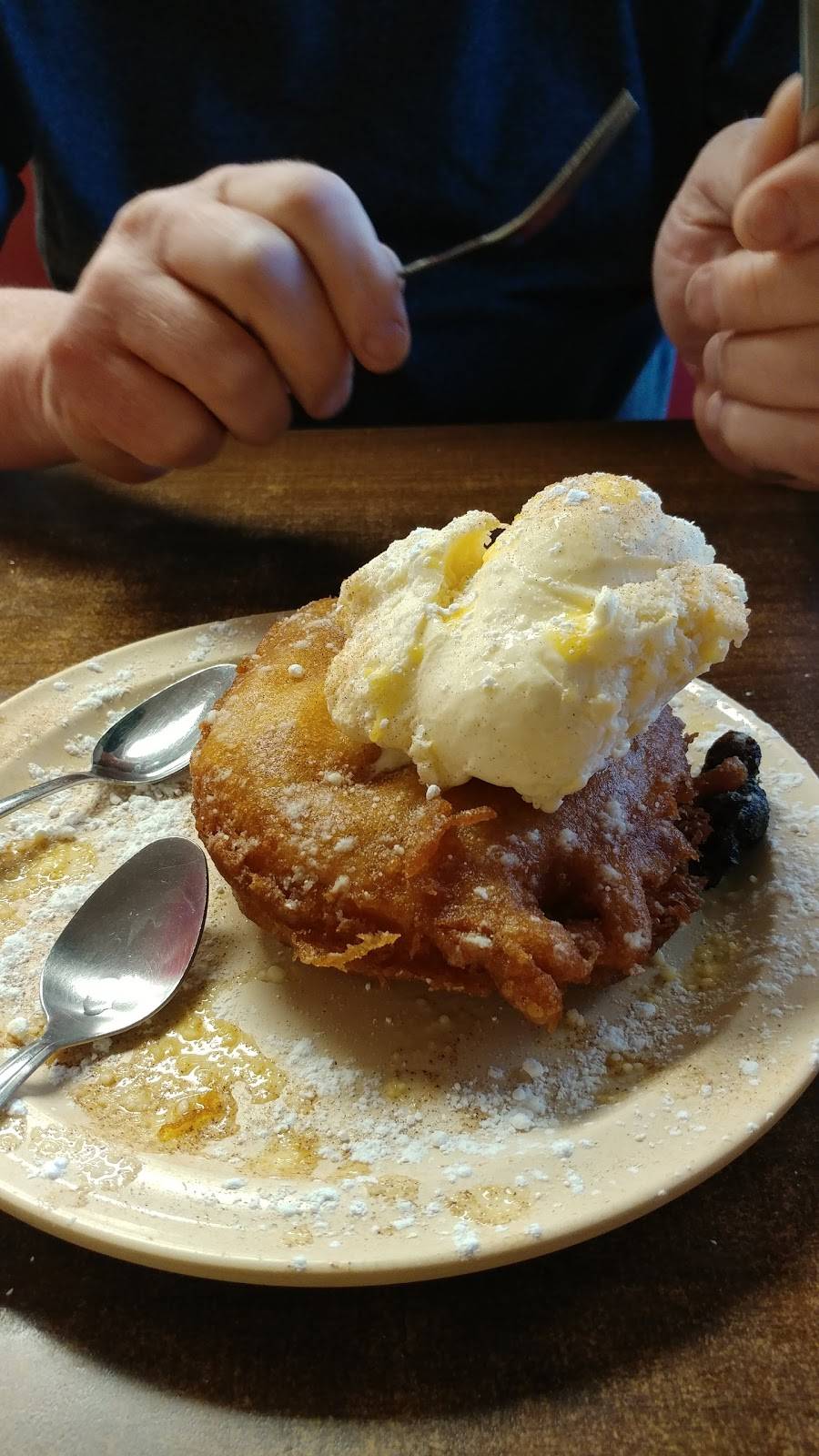 Kellys Big Burger | restaurant | 405 N Riverside Dr, Clarksville, TN 37040, USA | 9316470985 OR +1 931-647-0985