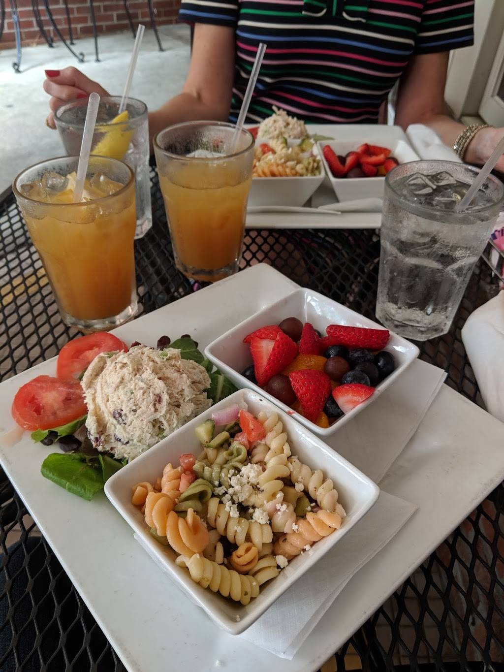 Square Market & Cafe | cafe | 36 Public Square, Columbia, TN 38401, USA | 9318403636 OR +1 931-840-3636