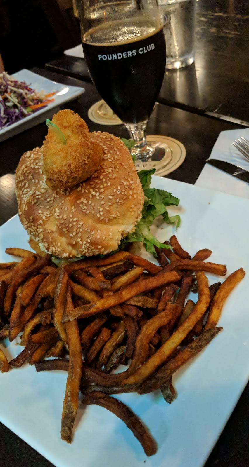 Bowmans Bar & Grill | restaurant | 1170 Carling Ave, Ottawa, ON K1Z 7K6, Canada | 6136809339 OR +1 613-680-9339