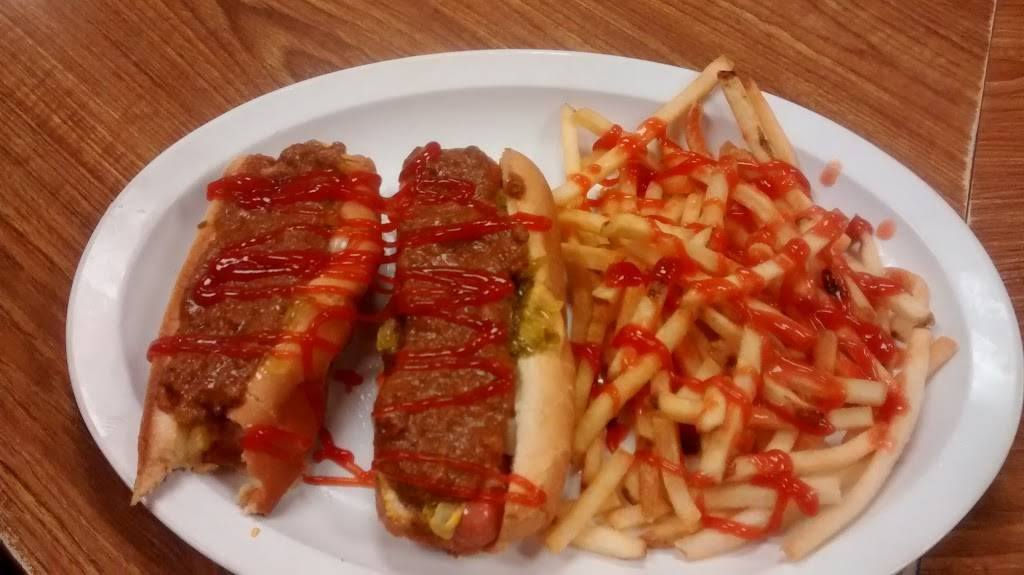Louies Texas Red Hots | restaurant | 2350 Delaware Ave, Buffalo, NY 14213, USA | 7168776618 OR +1 716-877-6618