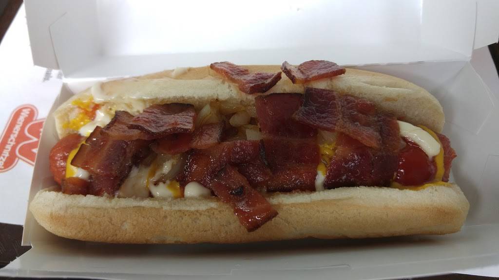 Wienerschnitzel | restaurant | 2575 Windmill Pkwy, Henderson, NV 89074, USA | 7022633550 OR +1 702-263-3550