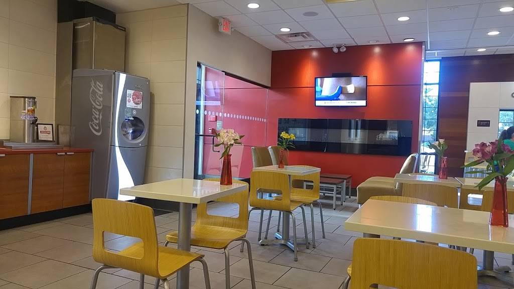 Wendys | restaurant | 380 NY-25A, Miller Place, NY 11764, USA | 6316420374 OR +1 631-642-0374