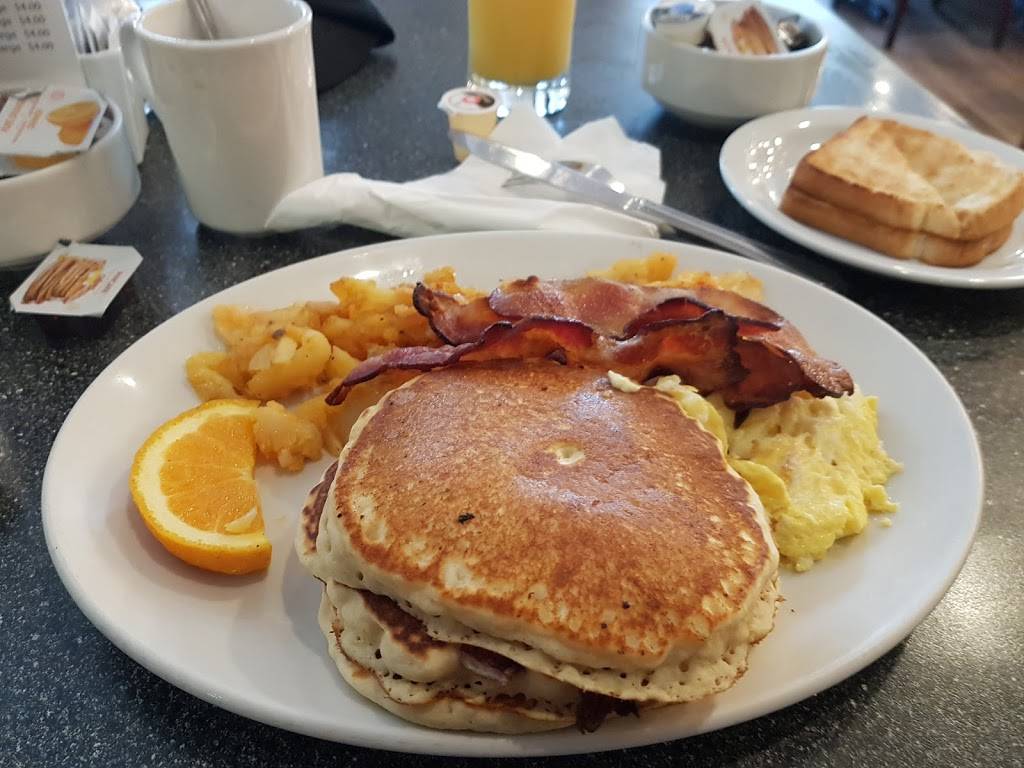 Peters Place | restaurant | 34 Princess St, Kingston, ON K7L 1A4, Canada | 6135493465 OR +1 613-549-3465