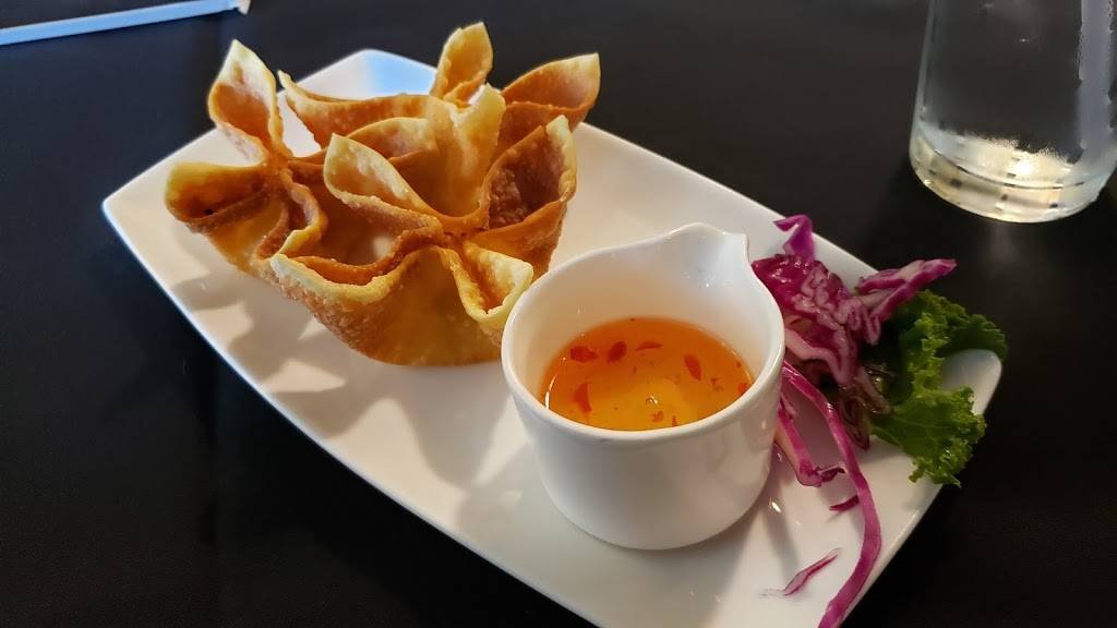 Thips Asian Bistro | restaurant | 807 E Walnut St, Columbia, MO 65201, USA | 5734425011 OR +1 573-442-5011