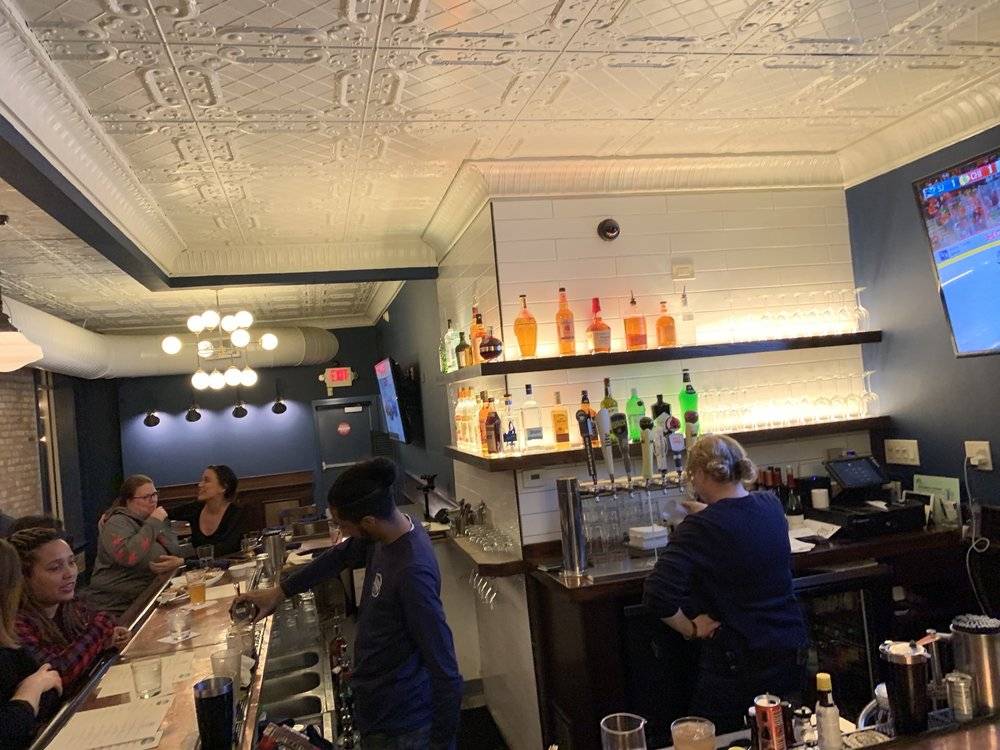 Kettlestrings Tavern | restaurant | 800 S Oak Park Ave, Oak Park, IL 60304, USA | 7086135044 OR +1 708-613-5044