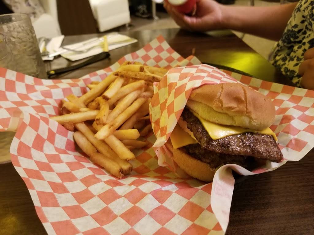 Bobs Big Boy | restaurant | 7447 Firestone Blvd, Downey, CA 90241, USA | 5629282627 OR +1 562-928-2627